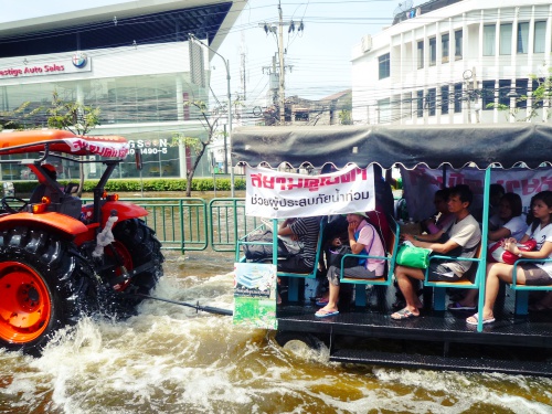 Characterizing Public and Private Adaptation to Climate Risks and Implications for Long-Term Adaptive Capacity in Asian Megacities case studies of Manila, Mumbai and Bangkok